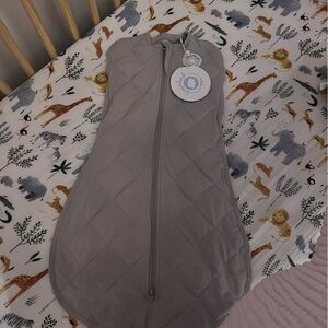 New with Tags Dreamland Dream Weighted Sleep Swaddle with Wings for 0-6 months